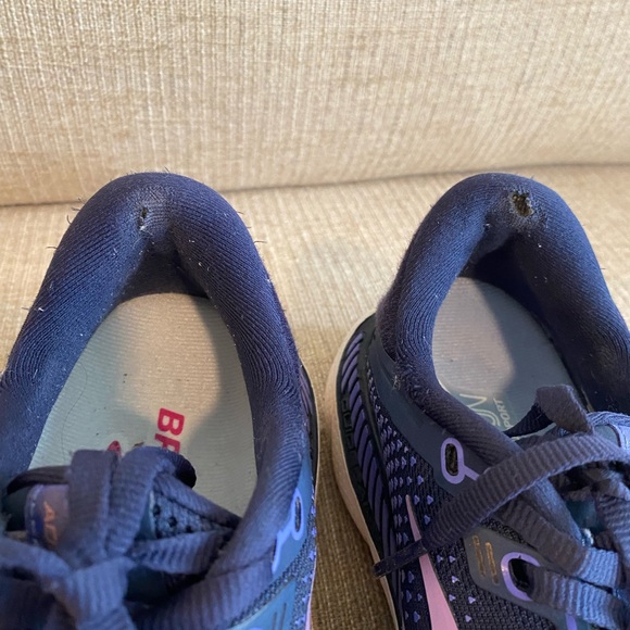 Brooks Adrenaline GTS 22 purple yellow running shoes size women's 8 spring hike - Picture 6 of 9